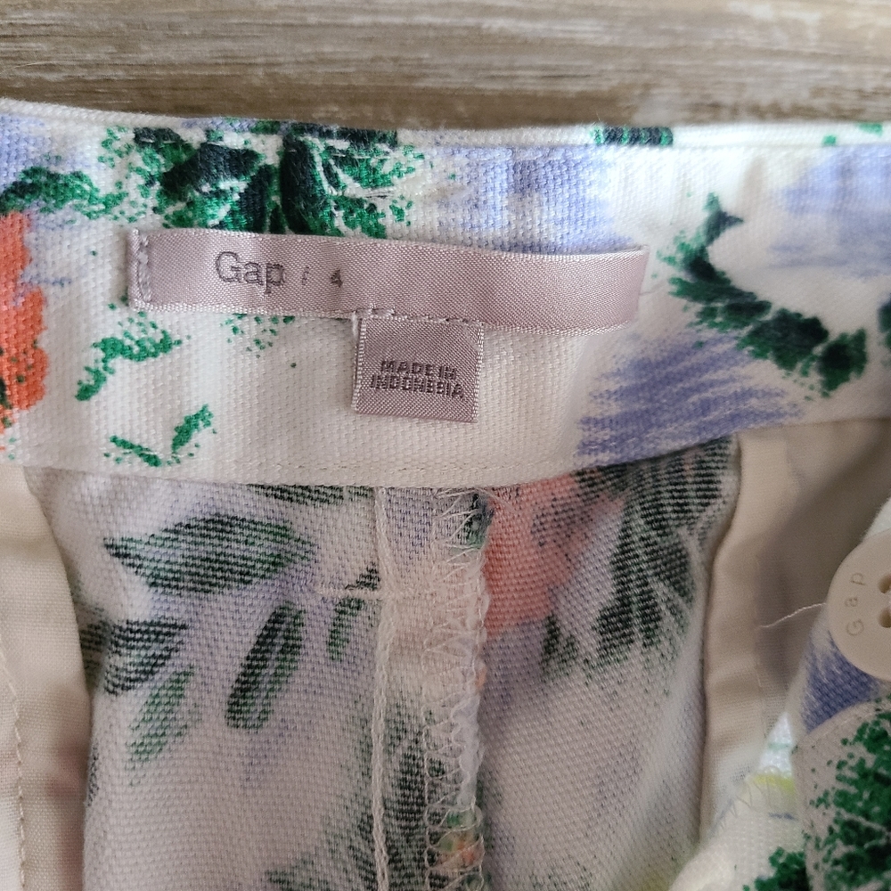 Shorts - Picture 3 of 3